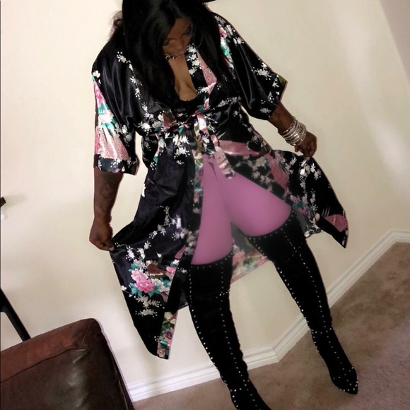 Meet your Posher, Nece - Picture 5 of 6